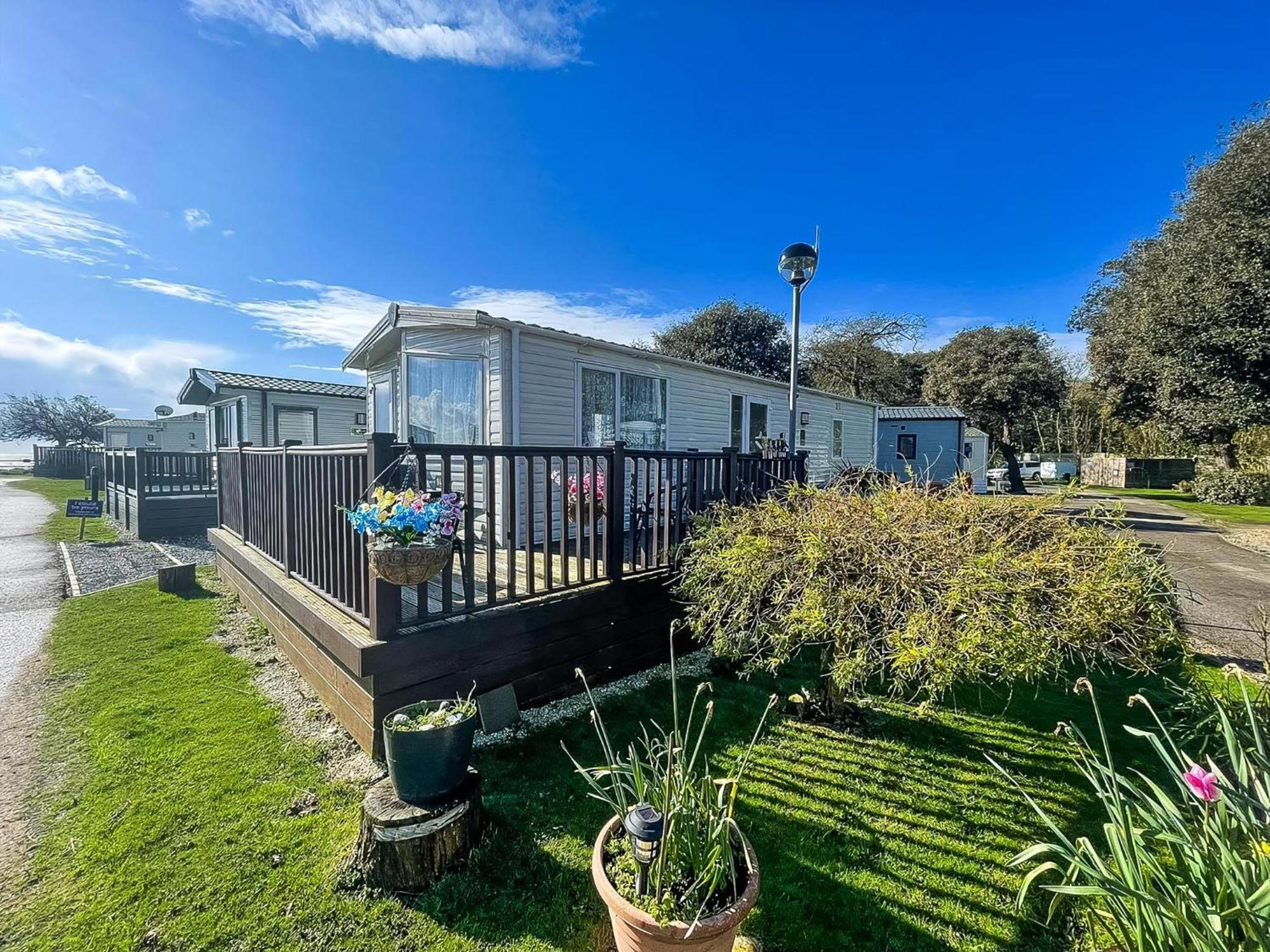 Brilliant Caravan With A Partial Sea View In Suffolk Ref 32026Az Lowestoft Dış mekan fotoğraf