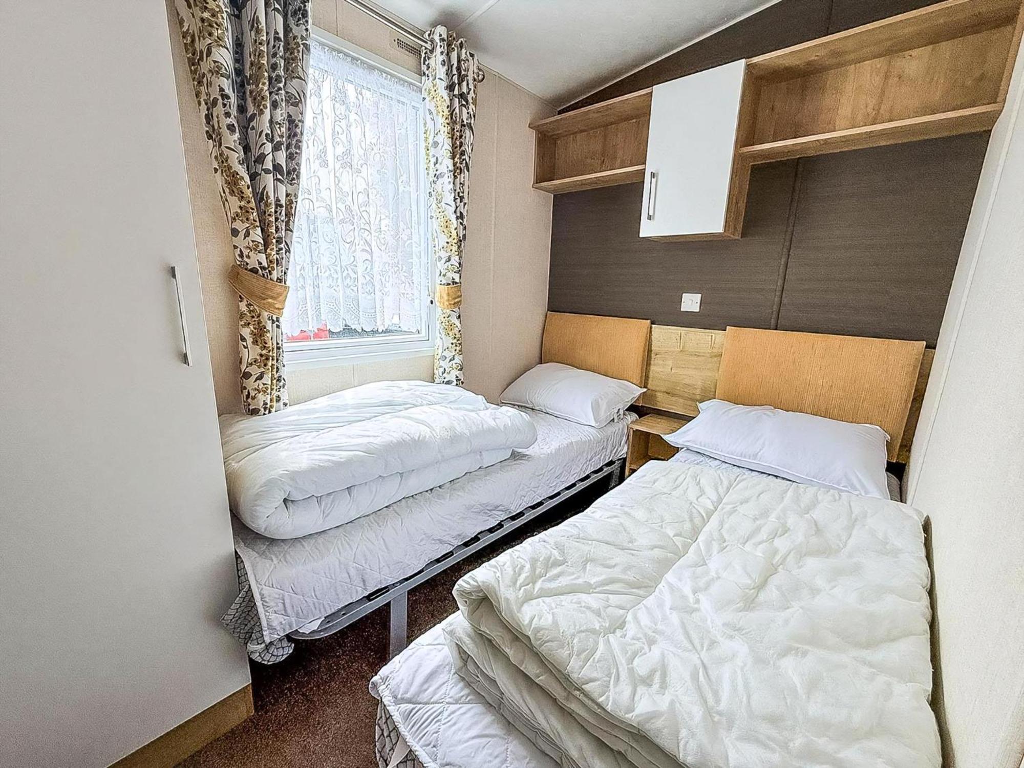 Brilliant Caravan With A Partial Sea View In Suffolk Ref 32026Az Lowestoft Dış mekan fotoğraf